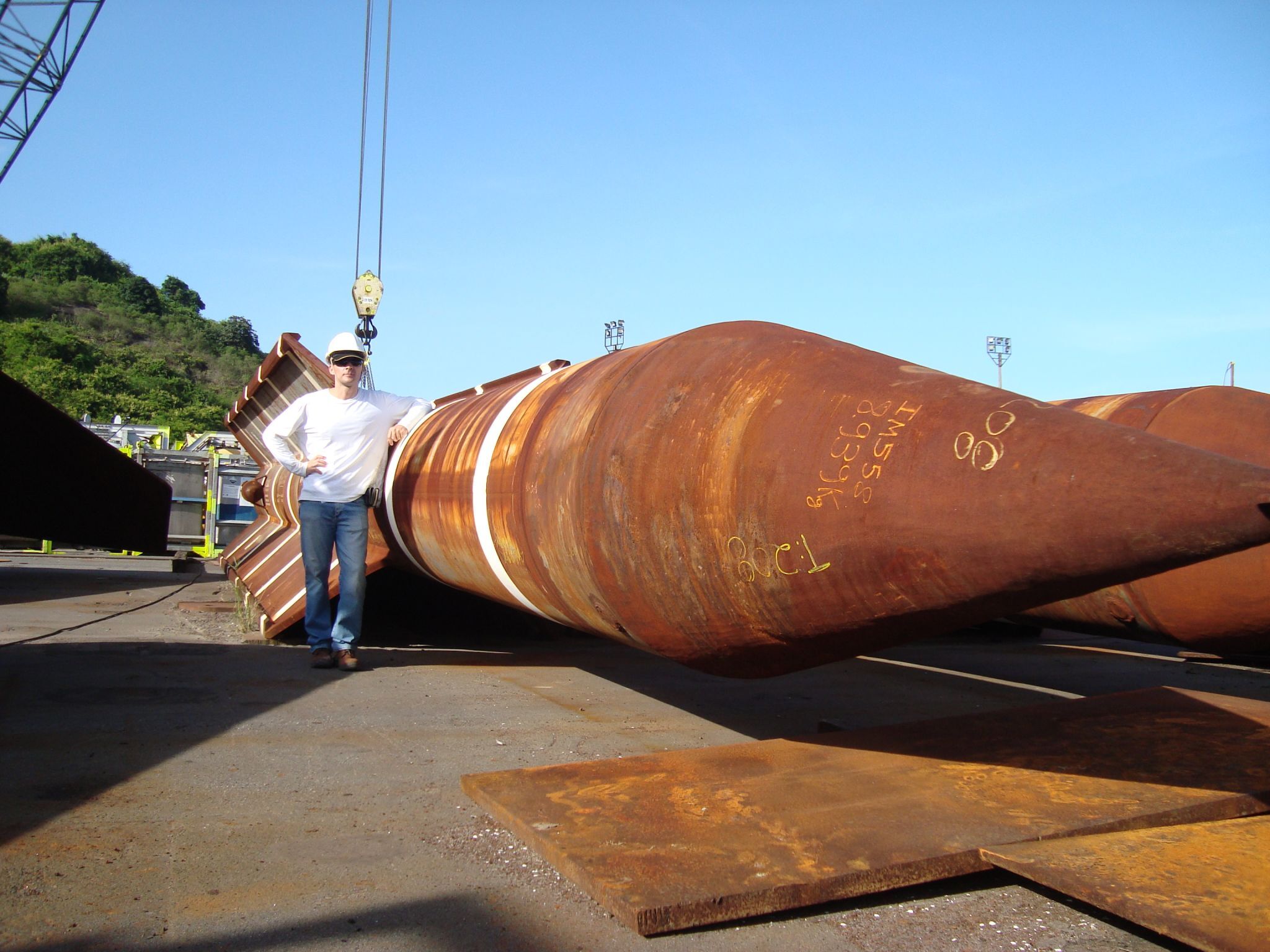 Lifting project for shipping a 120 t torpedo pile TechCon